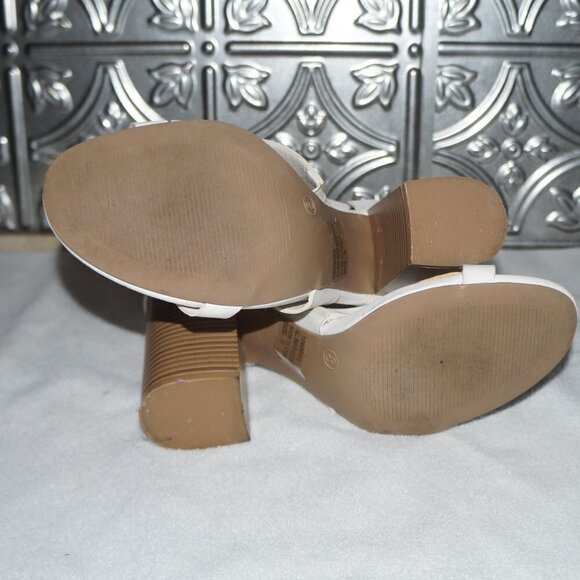 Charlotte Russe Classic Ankle-strap High Heel Sandals Size 8 in WHITE - Picture 8 of 8